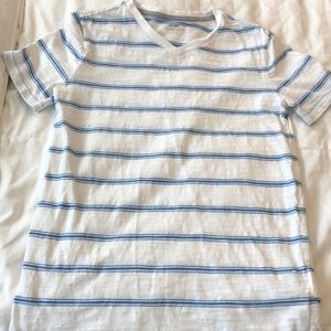 Old Navy t-shirt